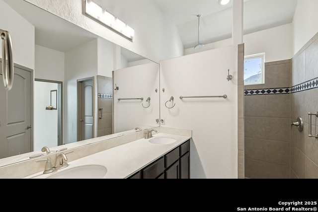 Listing photo id 8 for 1703 Nightshade