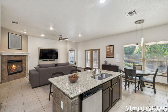 Listing photo id 2 for 1703 Nightshade