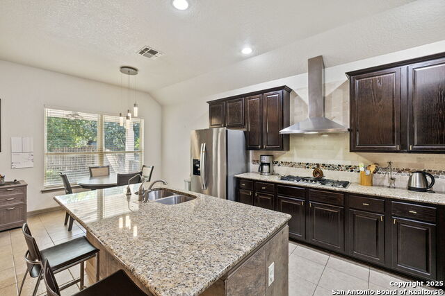 Listing photo id 3 for 1703 Nightshade