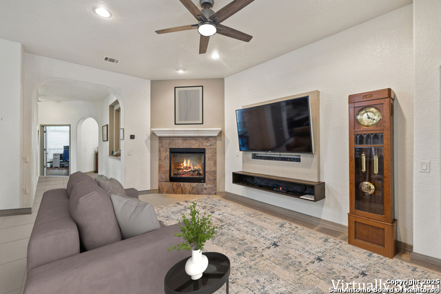 Listing photo id 6 for 1703 Nightshade