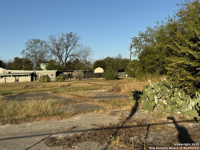 Image 8 of 9 For 407 Castroville