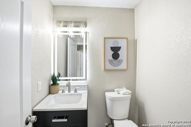 Image 13 of 41 For 10335 Royal Estate