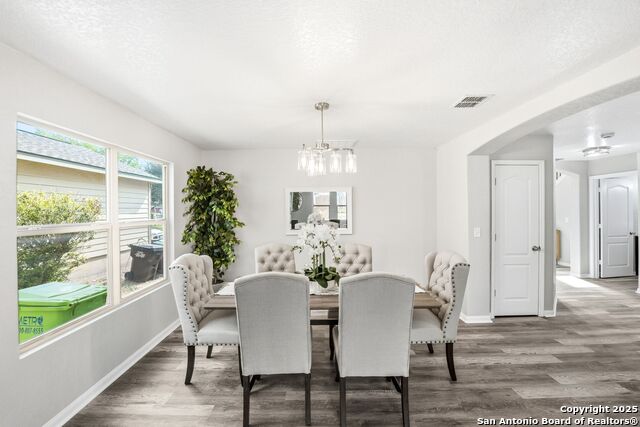 Image 15 of 41 For 10335 Royal Estate