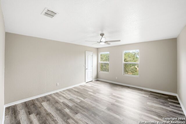 Image 16 of 41 For 10335 Royal Estate