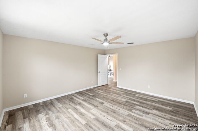 Image 17 of 41 For 10335 Royal Estate