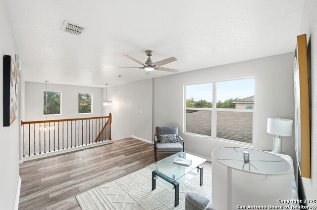 Image 20 of 41 For 10335 Royal Estate