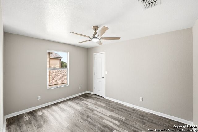 Image 24 of 41 For 10335 Royal Estate