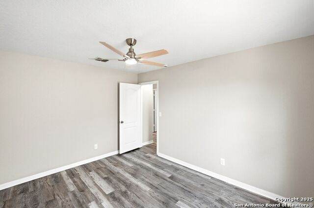 Image 25 of 41 For 10335 Royal Estate