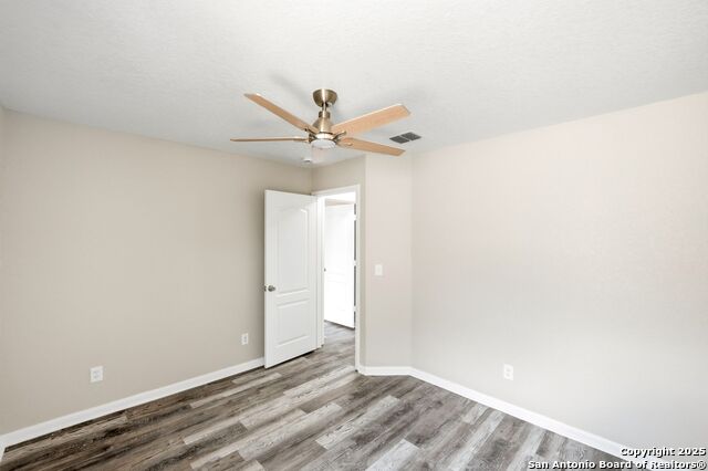 Image 27 of 41 For 10335 Royal Estate