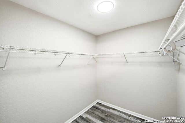 Image 34 of 41 For 10335 Royal Estate