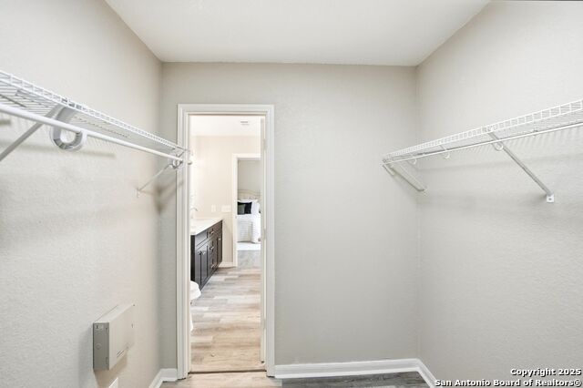 Image 35 of 41 For 10335 Royal Estate