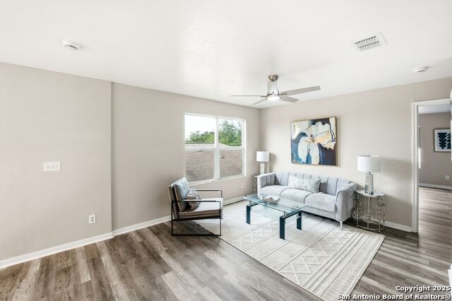 Image 36 of 41 For 10335 Royal Estate