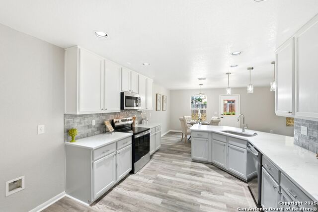 Image 5 of 41 For 10335 Royal Estate