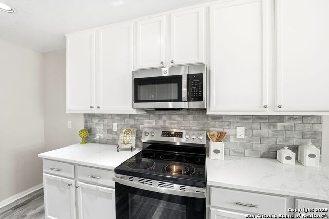 Image 7 of 41 For 10335 Royal Estate