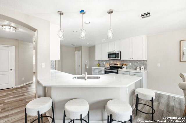 Image 8 of 41 For 10335 Royal Estate