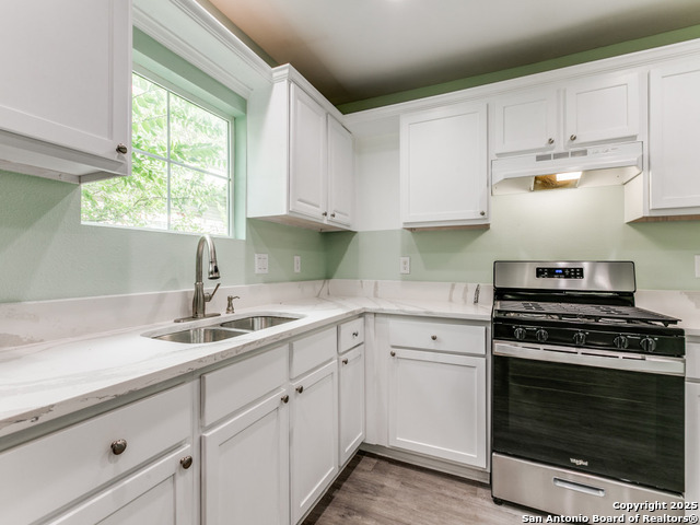 Image 11 of 27 For 3223 Travis W