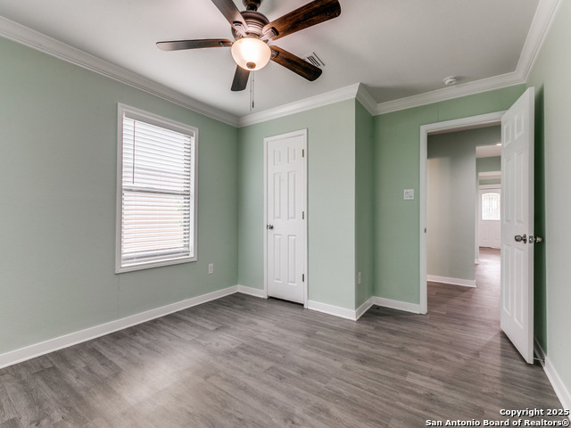 Image 24 of 27 For 3223 Travis W