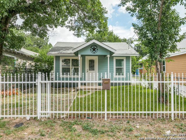 Image 5 of 27 For 3223 Travis W