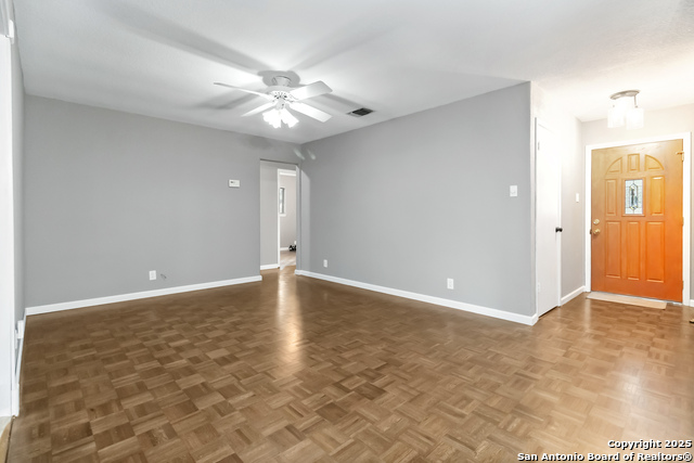 Image 2 of 17 For 4703 Lorelei