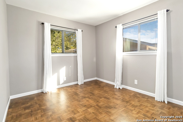 Image 9 of 17 For 4703 Lorelei