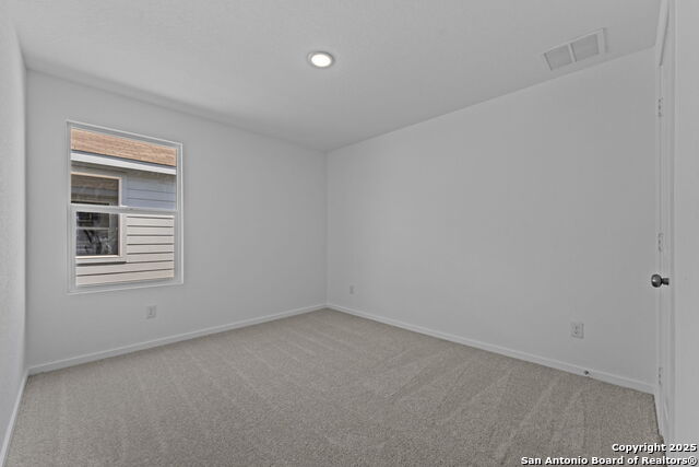 Listing photo id 15 for 3836 Swift Fox Rd