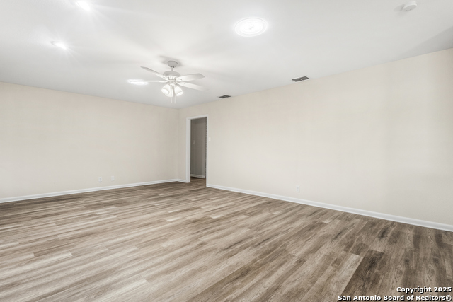 Listing photo id 9 for 6041 Trone Trail