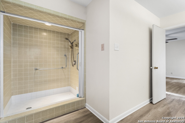 Listing photo id 17 for 6041 Trone Trail