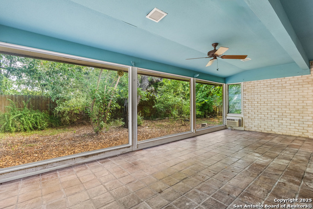 Listing photo id 24 for 6041 Trone Trail