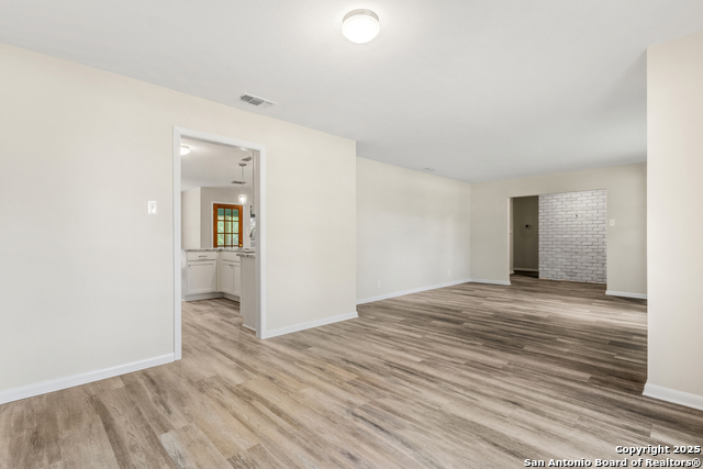 Listing photo id 4 for 6041 Trone Trail