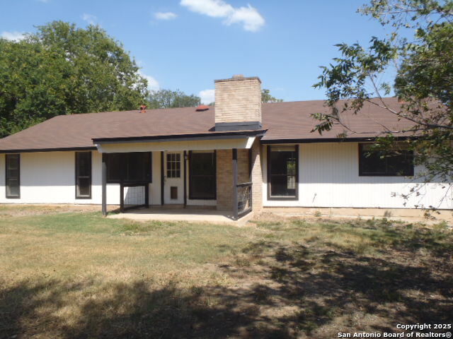 Image 5 of 26 For 923 Springhill Dr