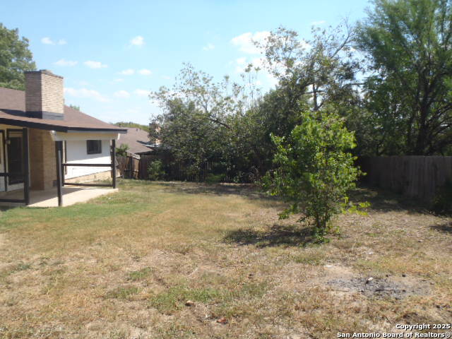 Image 7 of 26 For 923 Springhill Dr