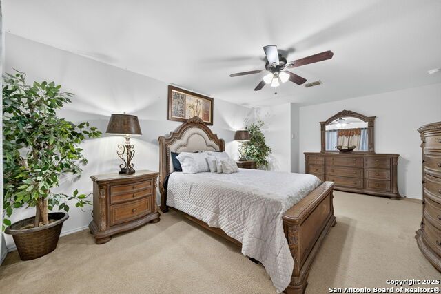 Listing photo id 14 for 8034 Shumard Oak