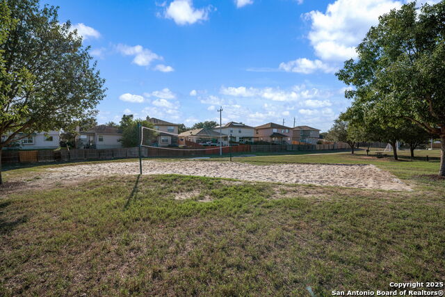 Listing photo id 26 for 8034 Shumard Oak