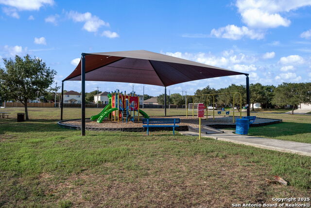 Listing photo id 27 for 8034 Shumard Oak