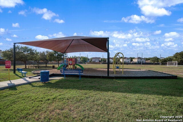 Listing photo id 28 for 8034 Shumard Oak