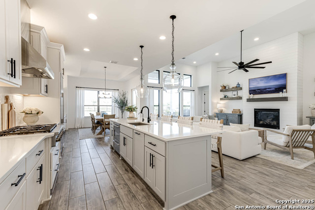 Listing photo id 11 for 23414 Grande Vista