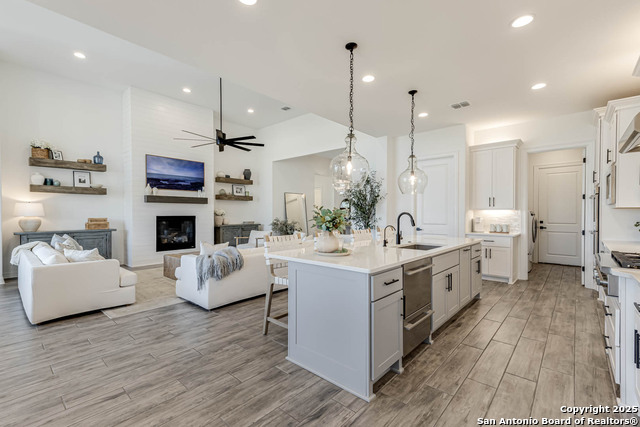 Listing photo id 12 for 23414 Grande Vista