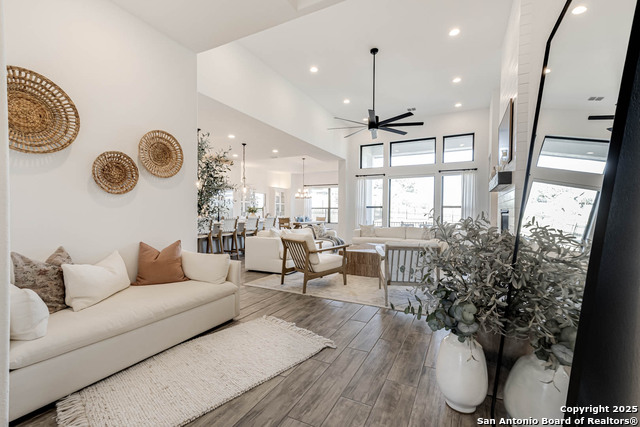 Listing photo id 0 for 23414 Grande Vista