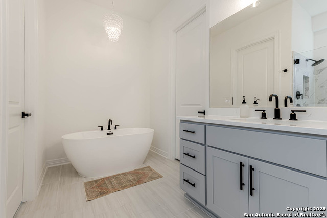 Listing photo id 24 for 23414 Grande Vista