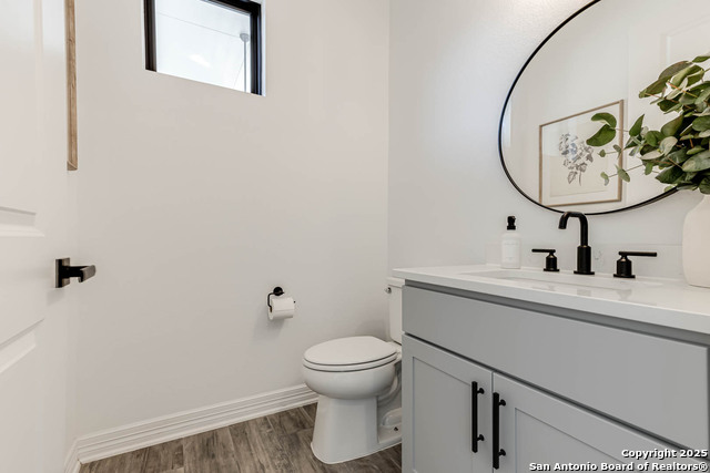 Listing photo id 28 for 23414 Grande Vista