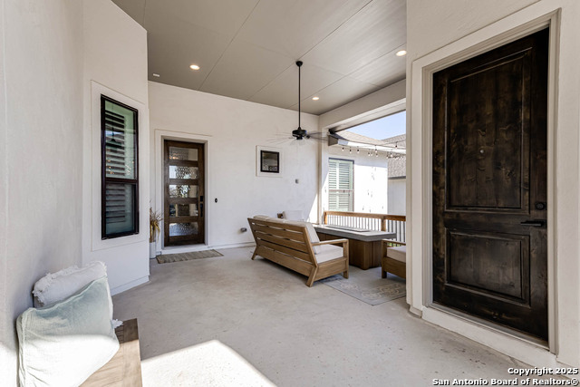 Listing photo id 36 for 23414 Grande Vista