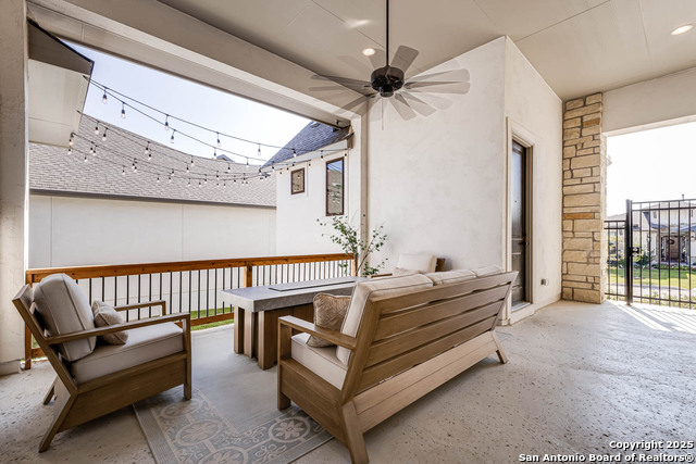 Listing photo id 38 for 23414 Grande Vista