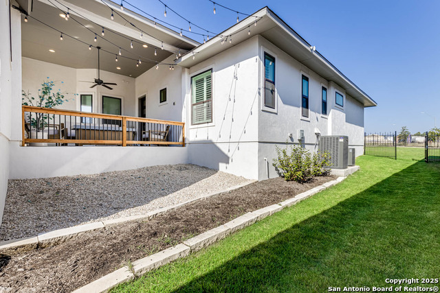 Listing photo id 41 for 23414 Grande Vista