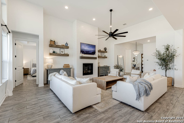 Listing photo id 6 for 23414 Grande Vista