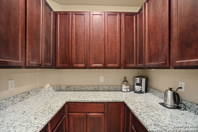 Image 19 of 44 For 13058 Gordons Mott