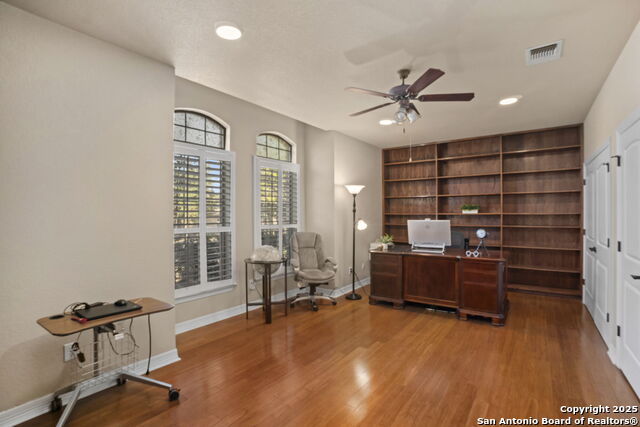 Image 20 of 44 For 13058 Gordons Mott