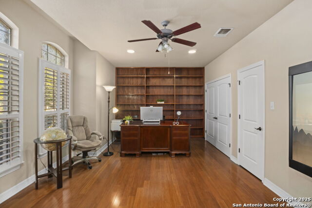 Image 21 of 44 For 13058 Gordons Mott