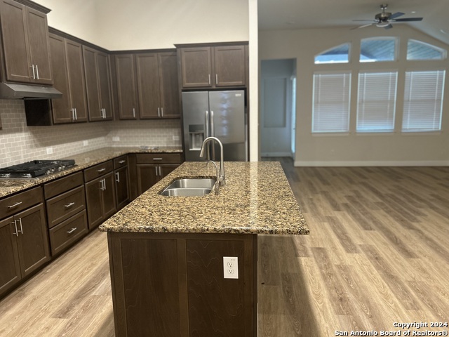 Image 4 of 30 For 2052 Stephanie