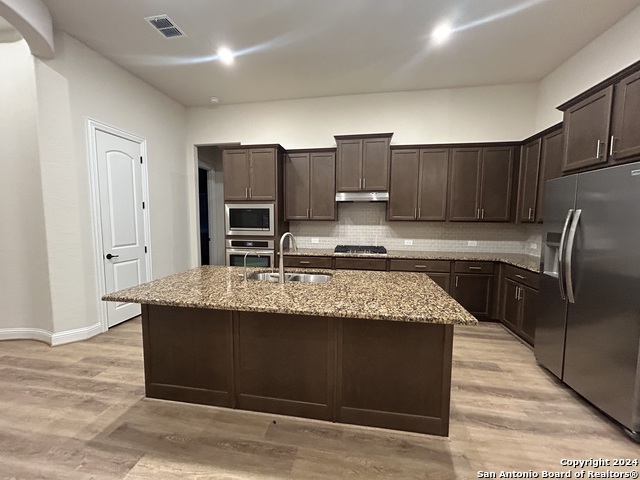 Image 5 of 30 For 2052 Stephanie