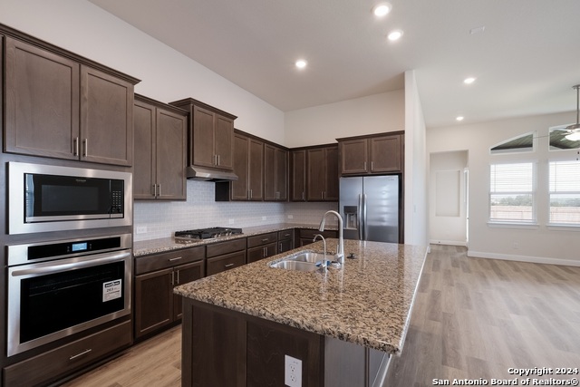 Image 7 of 30 For 2052 Stephanie